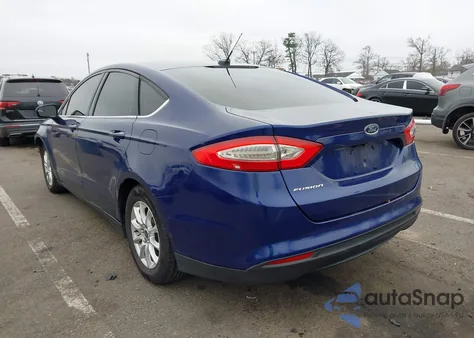 2015 Ford Fusion S z USA, uszkodzony, nr VIN 3FA6P0G75FR272924
